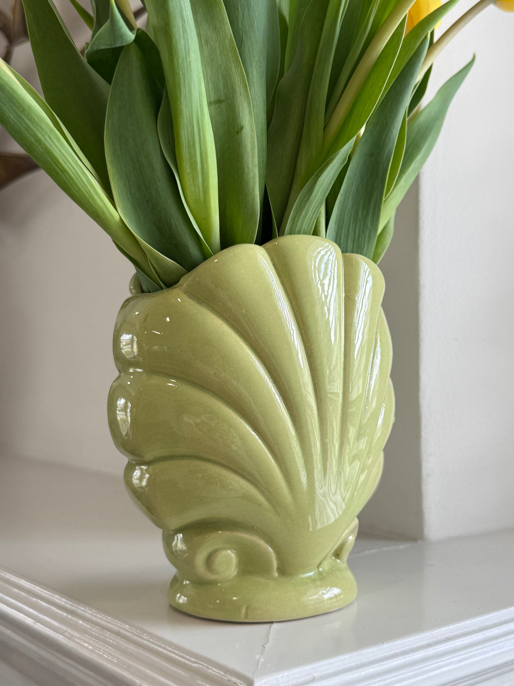 Vintage Pastel Green Scallop Seashell Flower Vase